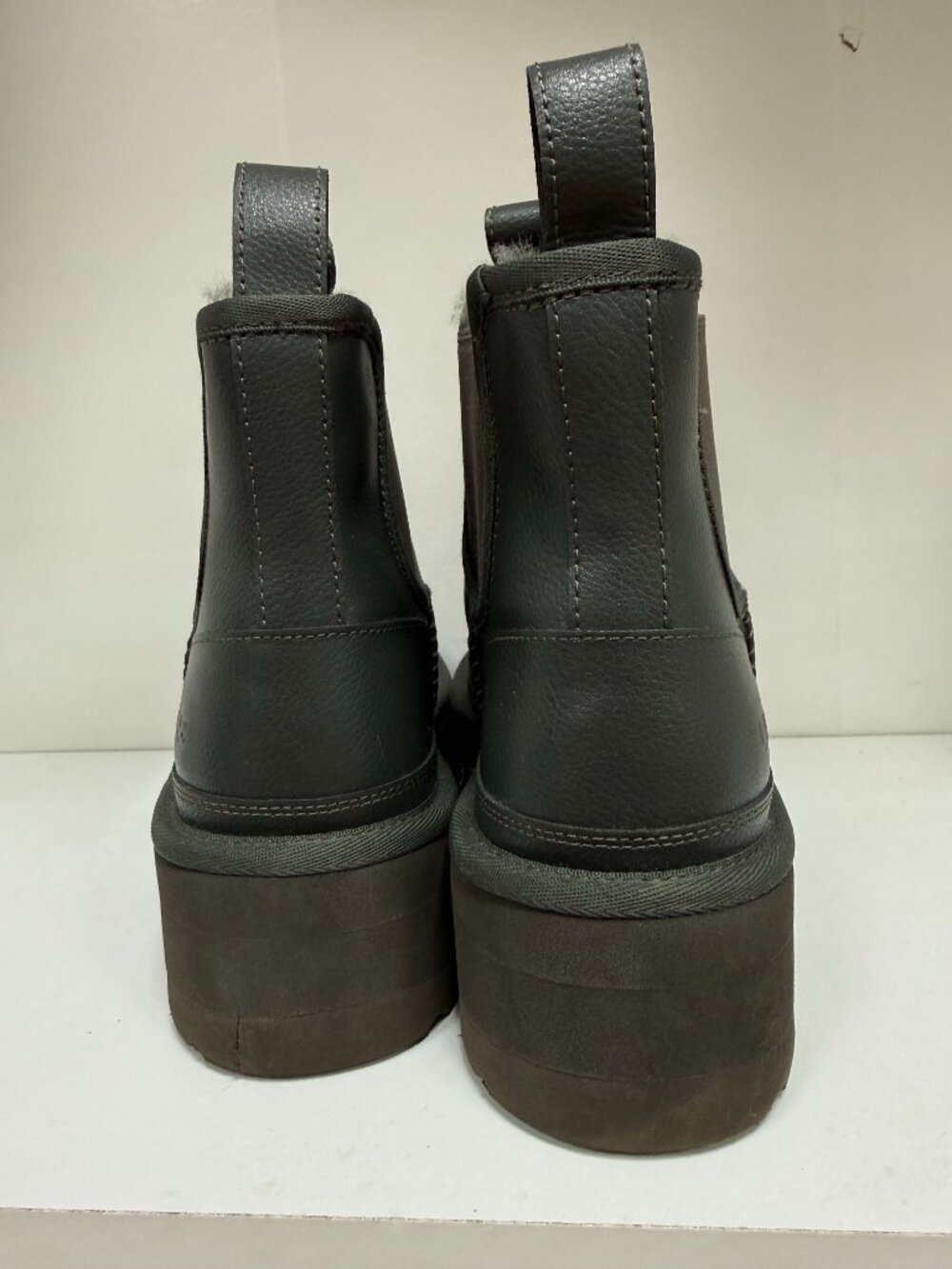 UGG Forest Night Platform Neumel Suede Chelsea Boot - Picture 4 of 11